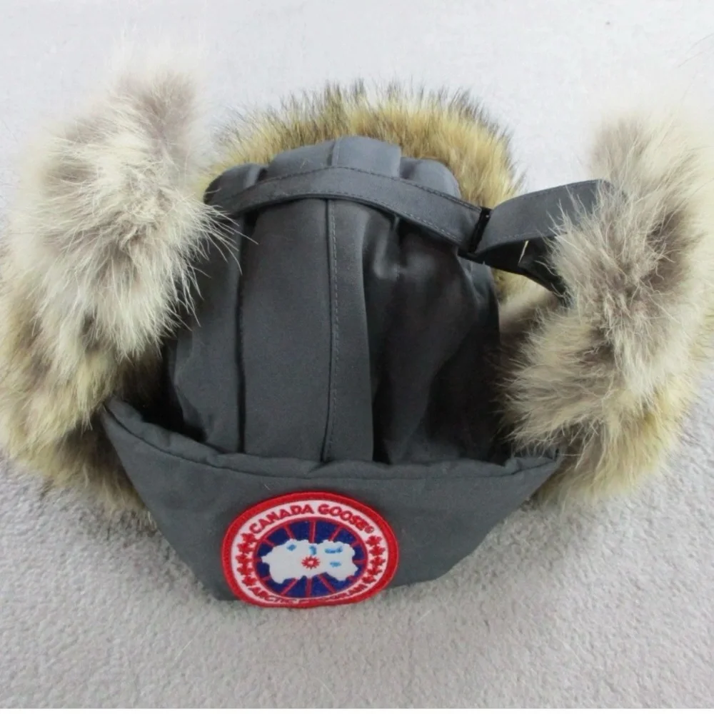 Canada Goose Aviator Hat Cap Graphite Gray Real Coyote Fur Trapper Ear Flaps NEW - Picture 2 of 8